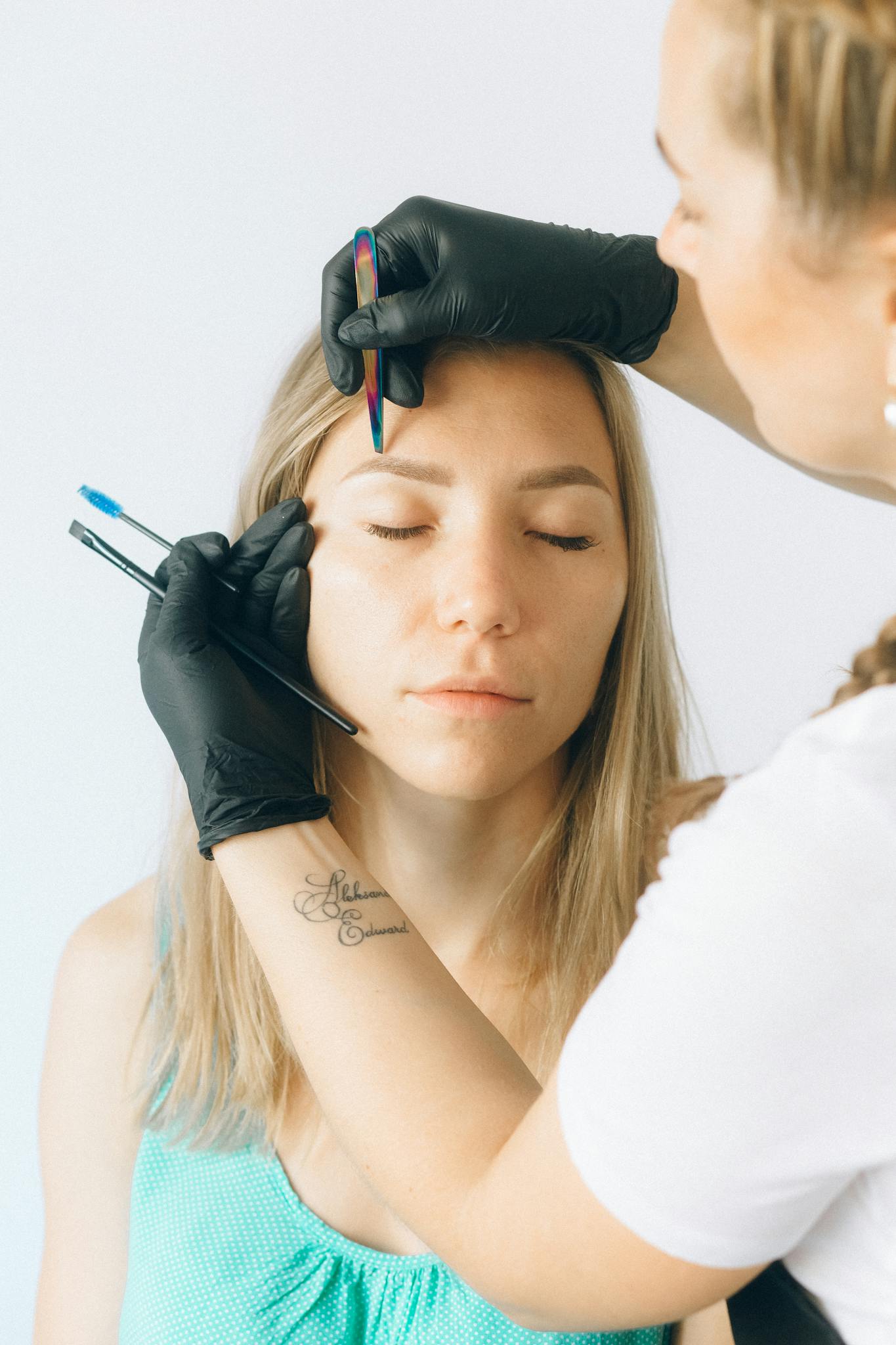 professional brow mapping and semi-permanent makeup planning